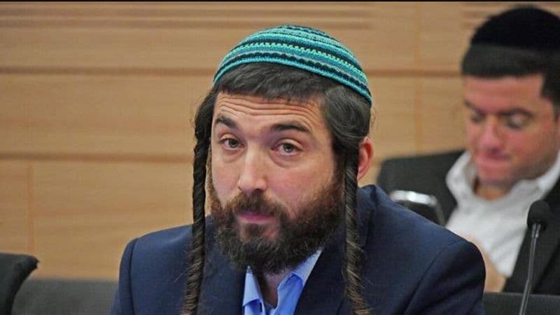 عضو في الكنيست يقتحم غرفة جريح فلسطيني بالمستشفى ويتوعد بقتله