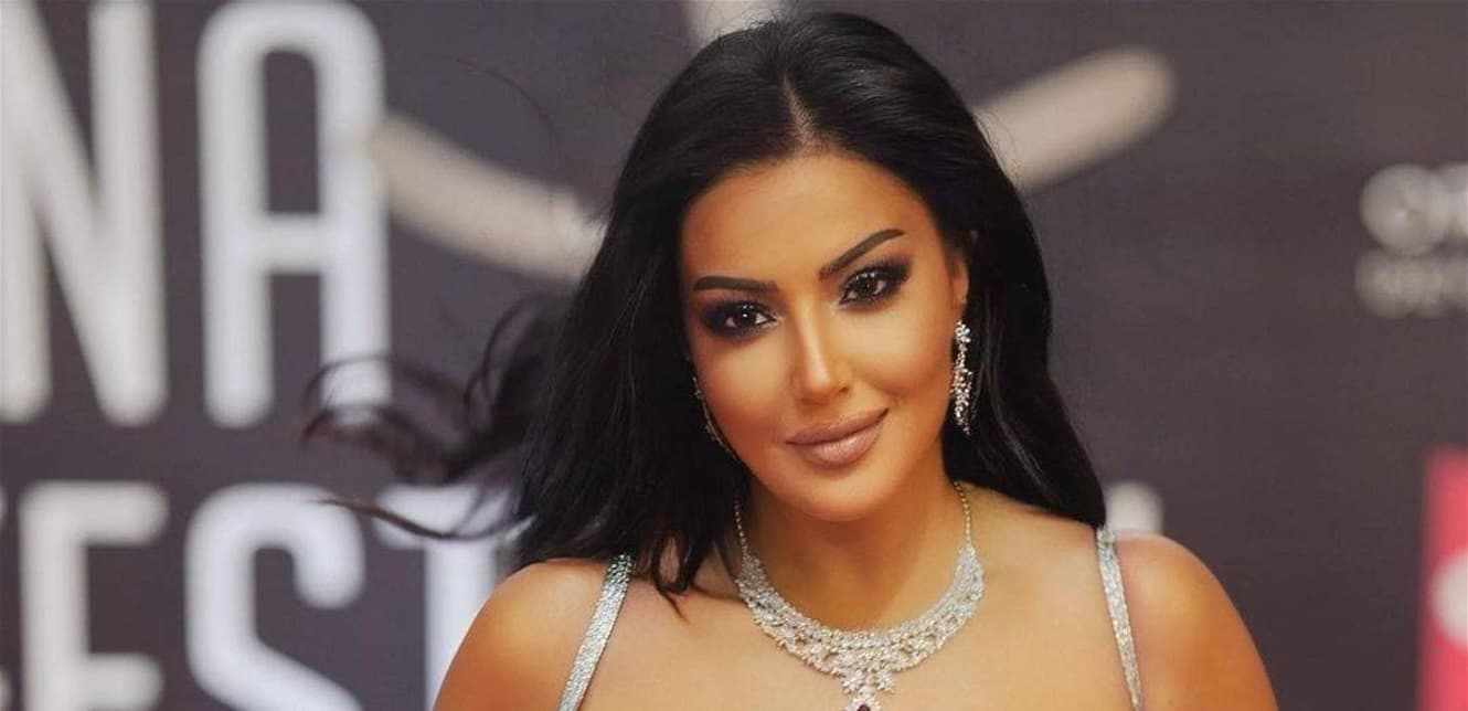 سمية الخشاب تبدأ تصوير مسلسل بـ 100 راجل