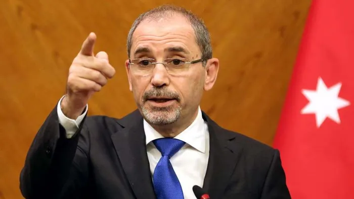 الصفدي: خفض التصعيد في المنطقة يبدأ بوقف العدوان على غزة