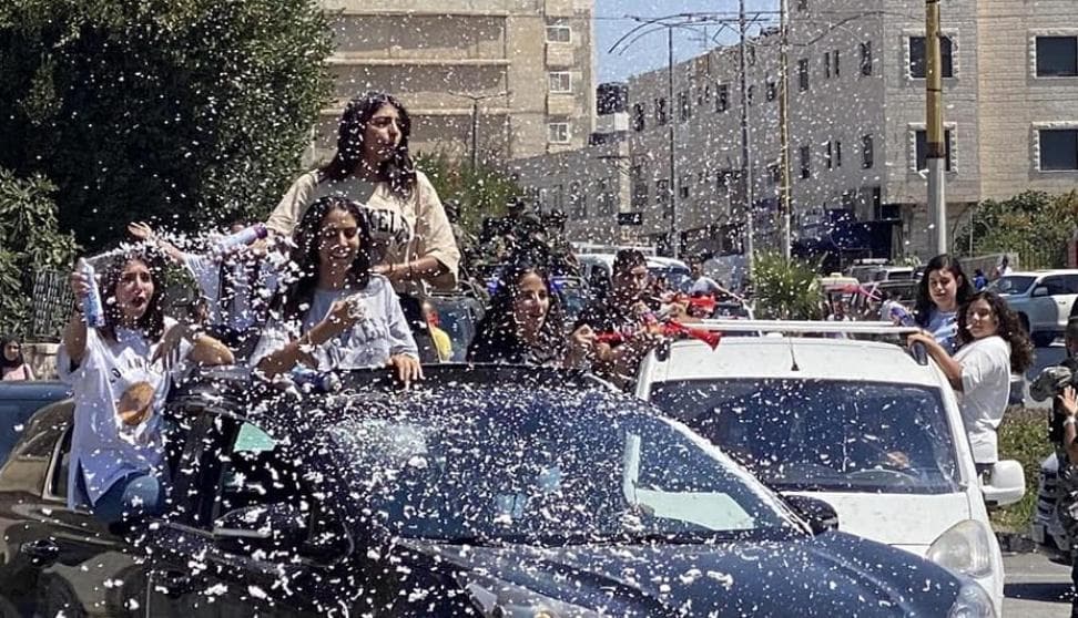 التربية: أكثر من 10 آلاف طالب توجيهي حصلوا على معدل فوق 90%