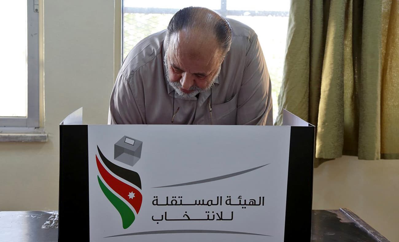 %14.4 نسبة الاقتراع حتى الثانية بعد الظهر