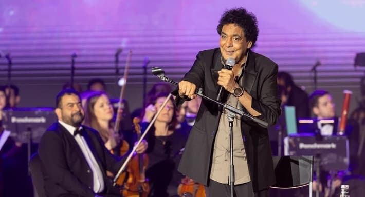 تدهور جديد في حالة محمد منير