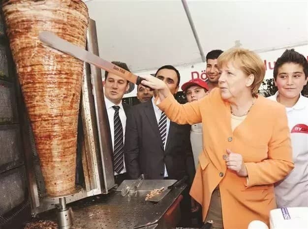 "دونر كباب" يتسبب بأزمة حادة بين تركيا وألمانيا!
