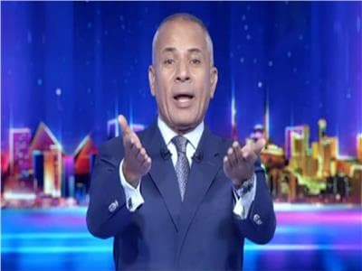 توفيق عكاشة يسخر من أحمد موسى.. "آخرك خبر من مأمور قسم شرطة"