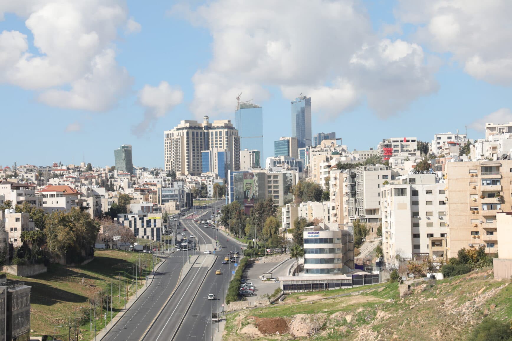 أجواء صيفية عادية اليوم وحارة نسبيا يوم غد
