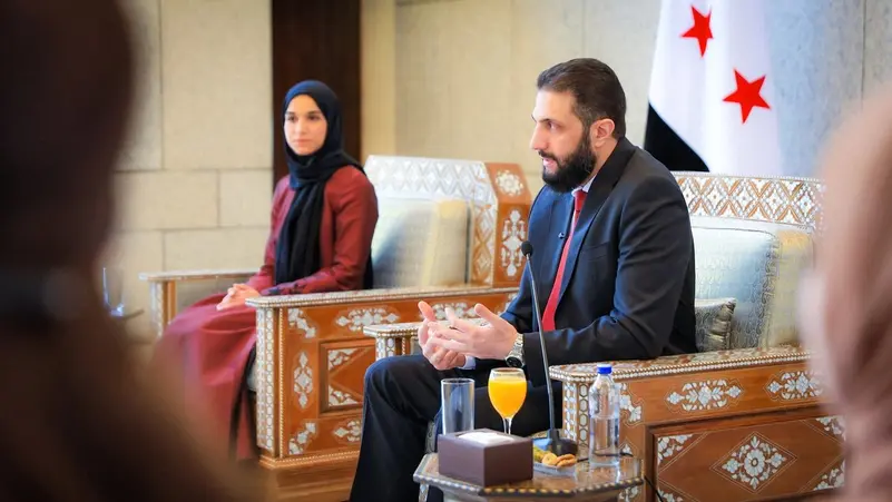 "عاشت معي في مغارات".. الشرع يثير التفاعل بحديث رقيق عن زوجته