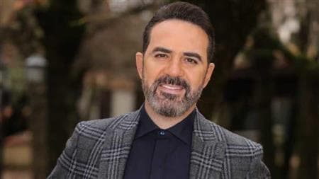 وائل جسار ينشر فيديو مع ابنته من حفل تخرجها