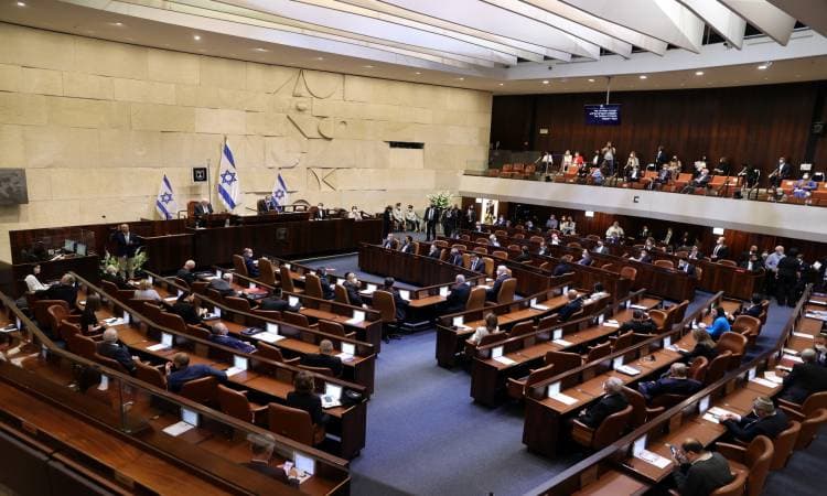 رئيس لجنة الأمن القومي بالكنيست يدعو سكان شمال إسرائيل إلى فتح الملاجئ