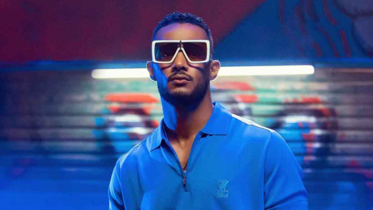 محمد رمضان يهدي حسابه على "تيك توك" لأحد متابعيه