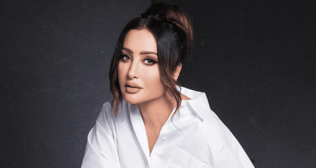 المصريون يهاجمون لطيفة التونسية .. والفنانة تتجاهل !