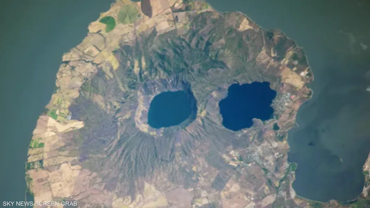 مشهد مدهش للأرض من الفضاء.. جمجمة بيولوجية بعينين محدّقتين