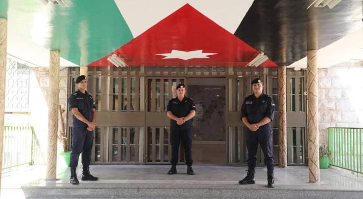 الامن يعيد انتشار قواته ويدعو للابلاغ عن التجاوزات