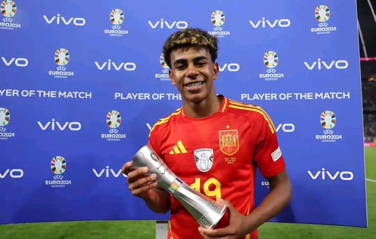برشلونة تمنع يامال من أداء العمرة في السعودية