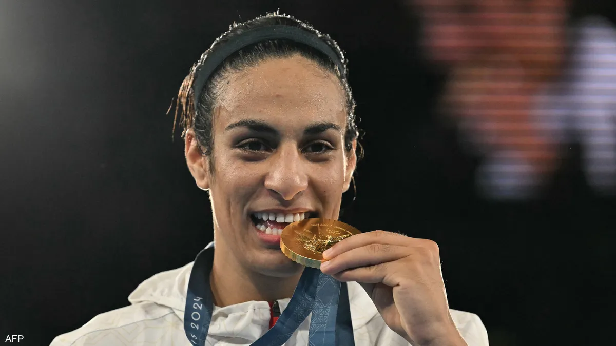 إيمان خليف تنفي اعتزالها الملاكمة بسبب اختبارات تحديد الجنس