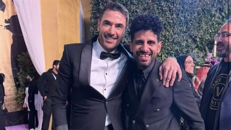 حمدي المرغني ينشر صورة مع أحمد عز ويعلّق: أوجد 500 اختلاف