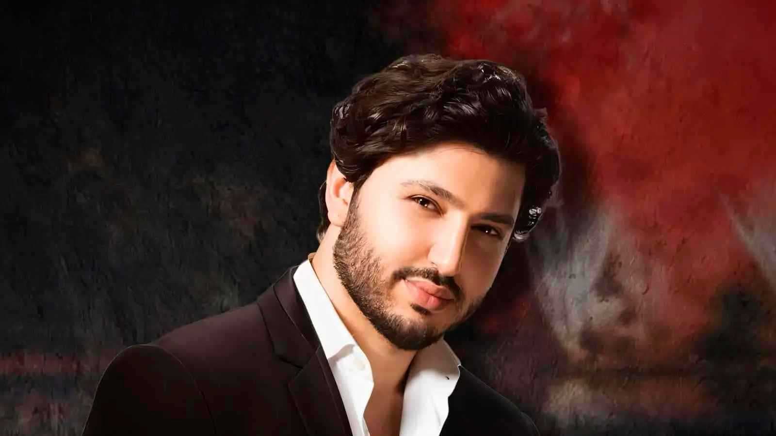 محمد فضل شاكر ينشر أول صور لنجله "فضل"