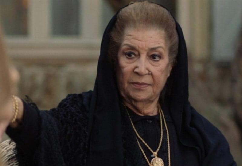 منى واصف تفاجئ جمهورها