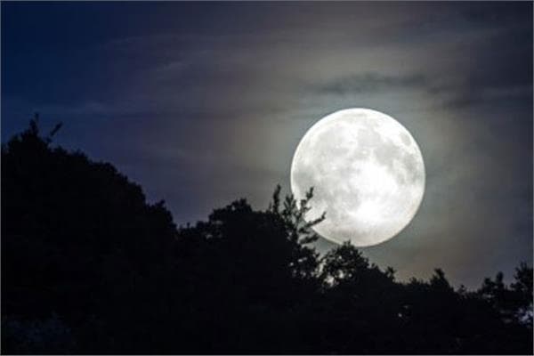 الجمعية الفلكية: بدر رمضان يسطع الجمعة في سماء الأردن