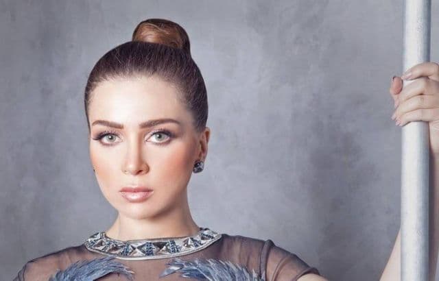 مي عز الدين: فيه غصة في قلبي