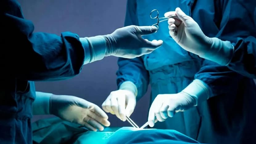 فرنسا.. دخلت لإجراء جراحة في كاحلها فاستيقظت بعد خلع 4 أضراس بالخطأ