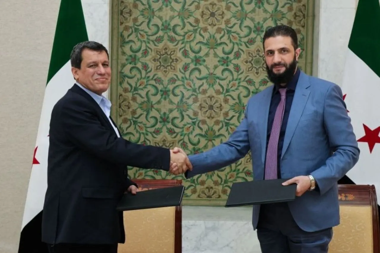 لقاء متوقع بين الشرع وعبدي بشأن دمج القوات العسكرية