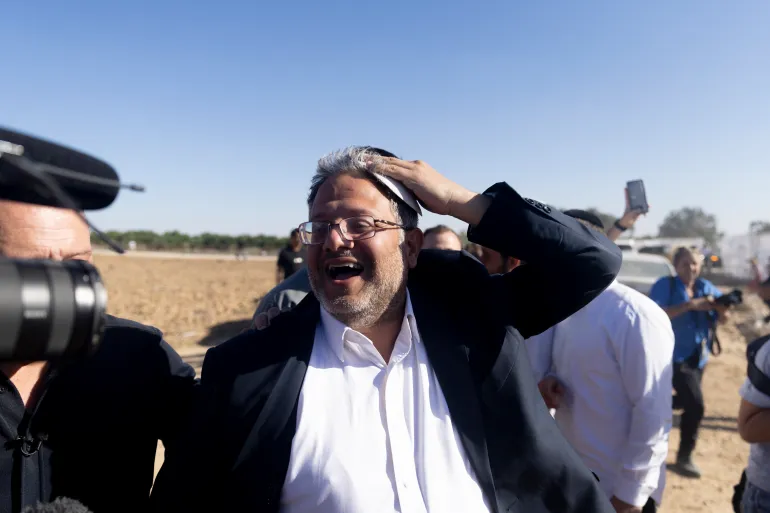 متظاهرون مؤيدون لفلسطين يرشقون بن غفير بعبوات مياه في أميركا