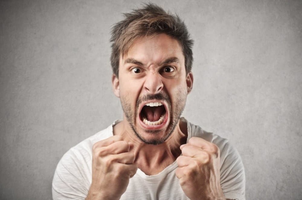 طبيب أردني : يجب إجراء فحص نفسي وآخر للمخدرات للأردنيين قبل الزواج