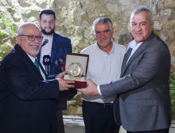 النوايسة يكرم الموسيقي صخر حتر