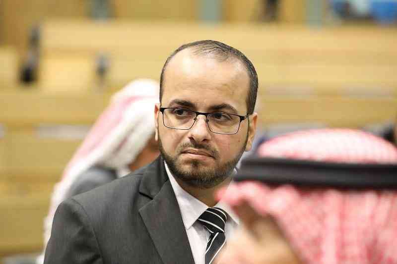 الرياطي : تعيين موظف يبلغ من العمر 66 عامًا في شركة تطوير العقبة براتب 4.500 دينار