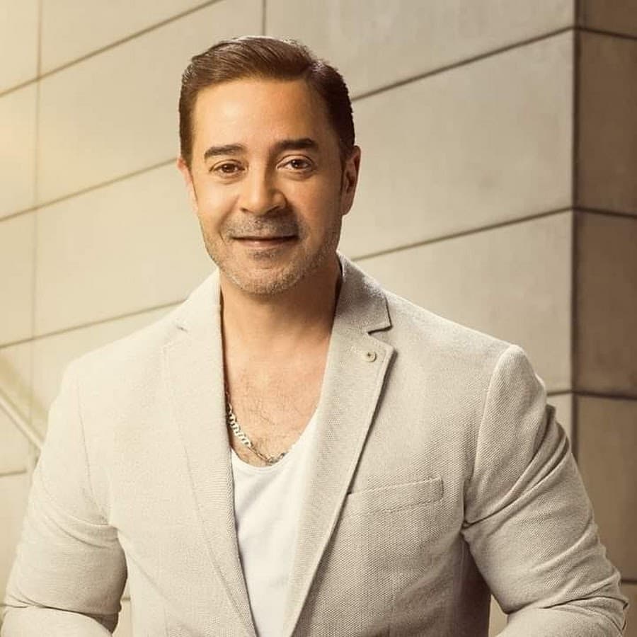 مدحت صالح يروج لحفلاته بمهرجان الموسيقى العربية