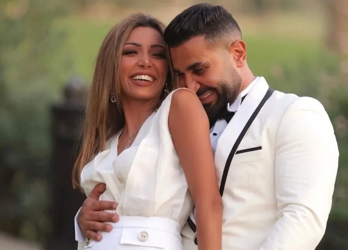 أحمد سعد يفاجئ زوجته بسيارة فارهة