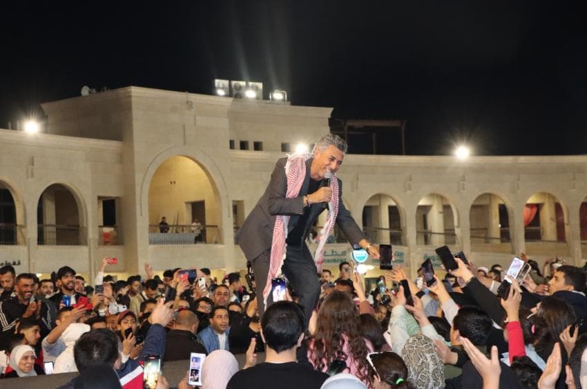 إكتساح جماهيري لعمر العبداللات في "مهرجان أمواج العقبة"