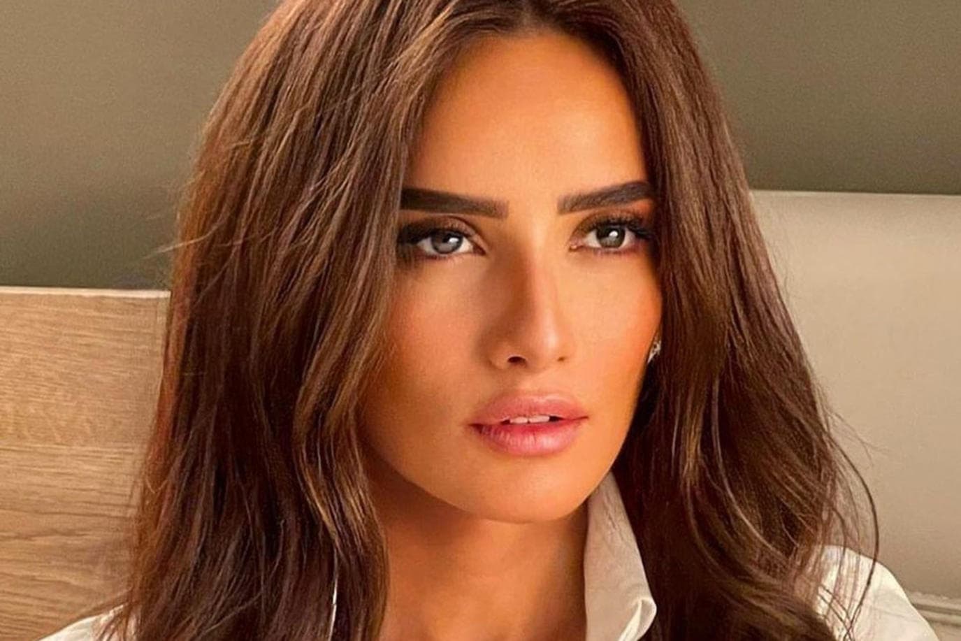 زينة تتعرض لشرخ في الركبة أثناء تصوير "ورد وشيكولاتة"