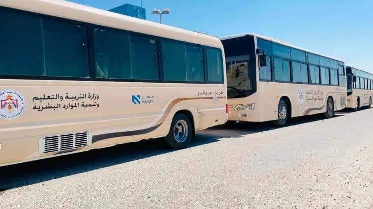 انطلاق مشروع النقل المدرسي المجاني في البادية الجنوبية