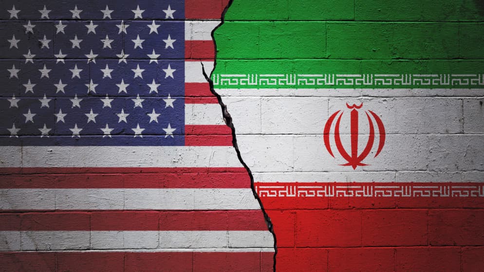 واشنطن تتوعد "بحرب اقتصادية" وطهران تهدد بوقف تدفقات النفط