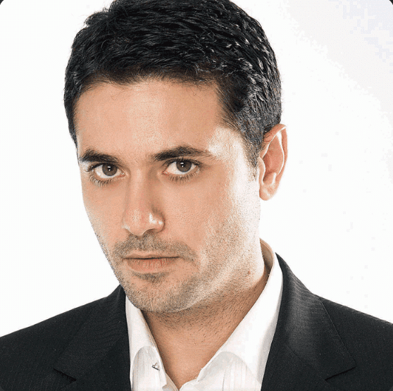 أحمد عز يخوض تجربة الكوميديا الخفيفة في "الجينيس"