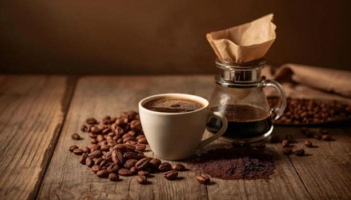 القهوة أم مشروبات الطاقة؟ اختلاف واضح في تأثير الكافيين على القلب والأوعية الدموية